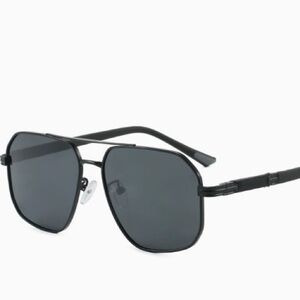 Elegant Black Square Sunglasses
